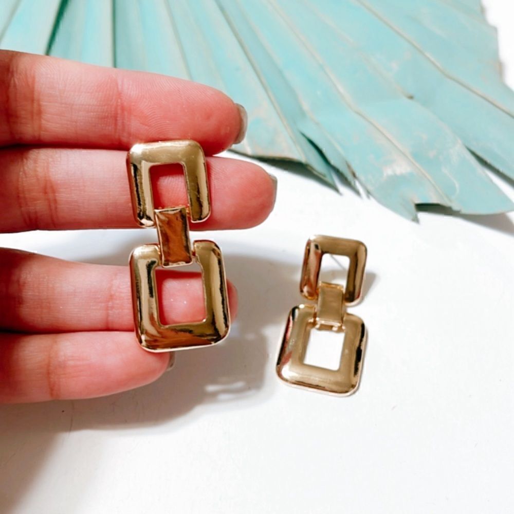 Gold geo dangle earrings  S99